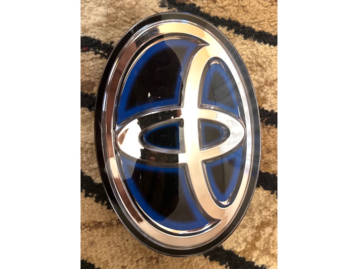 Emblema fata Corolla Hybrid E-210 209-prezent